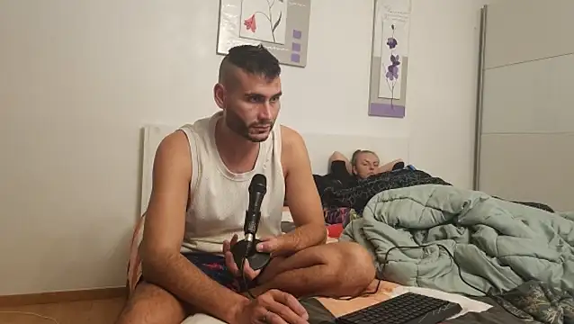 hornycouplefuck12 online show from 09-18-25, 07:49