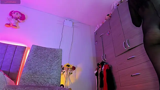 hot Dariana pantyhose online show from 04-05-26, 01:52