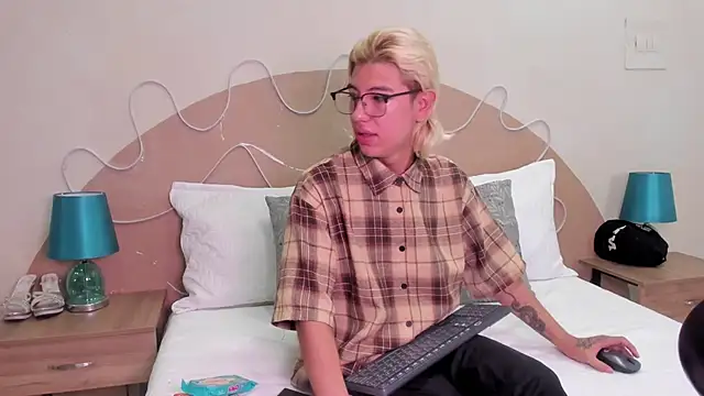 Enrrixxx  online show from 11-03-25, 08:21