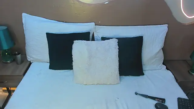 Enrrixxx  online show from 04-17-26, 12:24