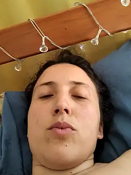 Snapshot of Bygambilia912 chatting on 11-25-25, 02:17 Bygambilia912 online show from 11-25-25, 02:17