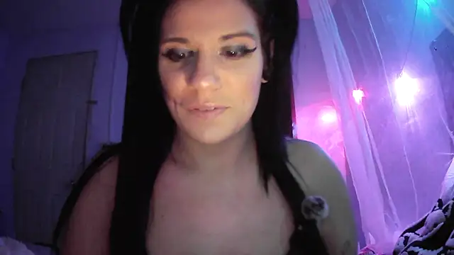 Snapshot of ovmilf chatting on 11-19-25, 04:01 ovmilf online show from 11-19-25, 04:01