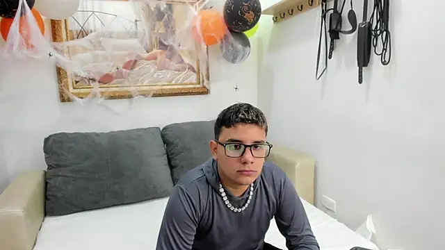 DavilANDkevin2 online show from 10-25-25, 02:41