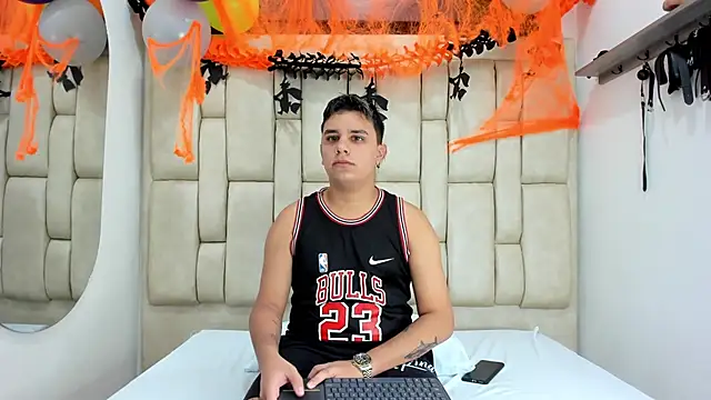 DavilANDkevin2 online show from 10-29-25, 02:58