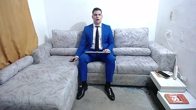 Victor Maitland online show from 11-19-25, 03:39