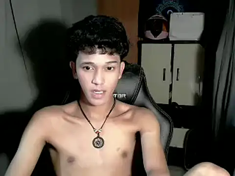 Snapshot of kenbigcockxx chatting on 11-23-25, 06:19 kenbigcockxx online show from 11-23-25, 06:19