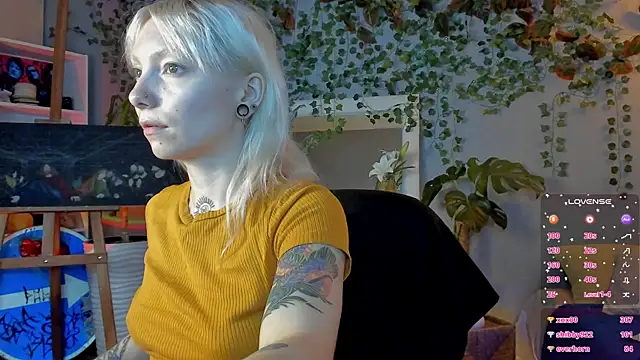 Snapshot of tattoo_art_baby chatting on 06-25-26, 05:12 tattoo art baby online show from 06-25-26, 05:12