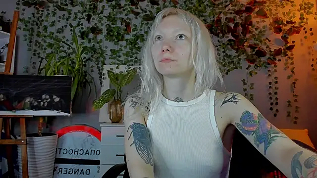 Snapshot of tattoo_art_baby chatting on 07-20-26, 11:45 tattoo art baby online show from 07-20-26, 11:45
