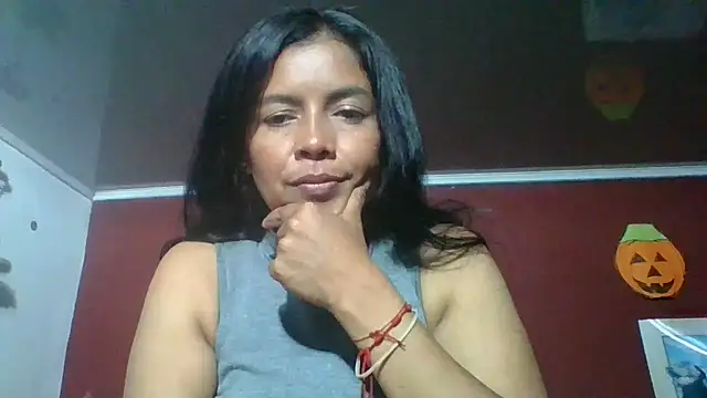DianaOchoa  online show from 11-06-25, 03:40