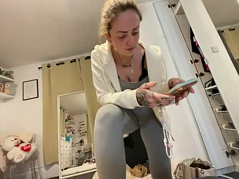 SofiaaBlackk online show from 11-10-25, 05:34