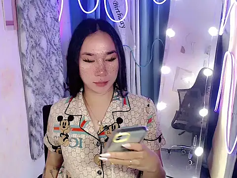 Snapshot of in_yourdreamstarxx chatting on 12-21-25, 09:11 in yourdreamstarxx online show from 12-21-25, 09:11