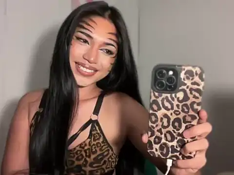 Snapshot of Jessyfoxxx_888 chatting on 10-17-25, 05:37 Jessyfoxxx 888 online show from 10-17-25, 05:37