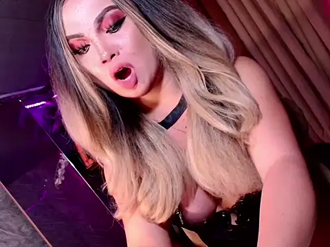 Snapshot of Misslexielore88 chatting on 10-14-25, 11:27 Misslexielore88 online show from 10-14-25, 11:27