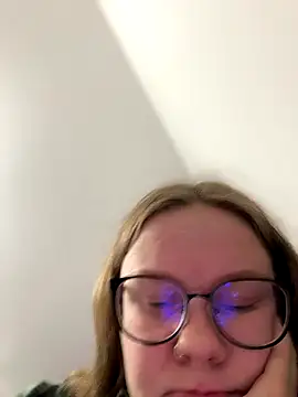  CherryBloom  online show from 10-08-25, 05:43