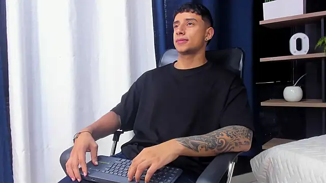 jaze bradley online show from 11-28-25, 11:35