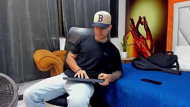 jaze bradley online show from 11-29-25, 11:24