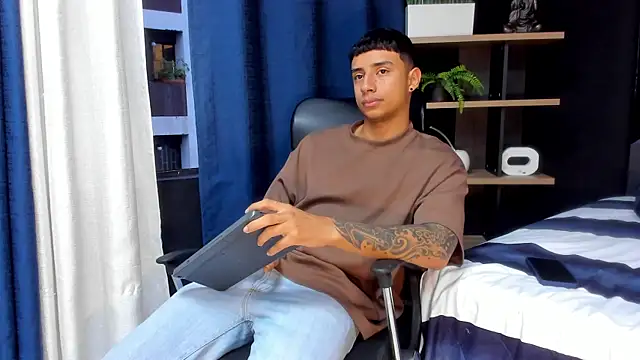 jaze bradley online show from 01-12-26, 11:26