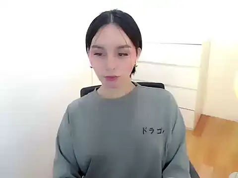 holly tabby online show from 09-08-25, 08:08