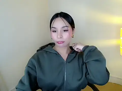 holly tabby online show from 06-26-26, 06:01