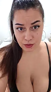 Snapshot of Larissa4U chatting on 10-24-25, 12:56 Larissa4U online show from 10-24-25, 12:56