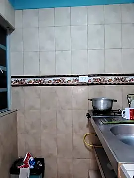 Snapshot of lunna_07 chatting on 11-08-25, 12:22 lunna 07 online show from 11-08-25, 12:22