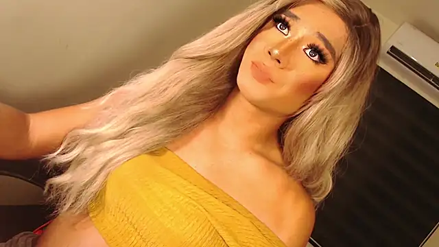 SissifyMeNow online show from 10-25-25, 04:13