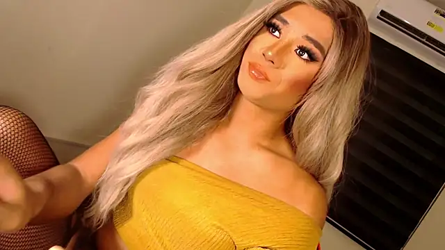 SissifyMeNow online show from 10-27-25, 01:31