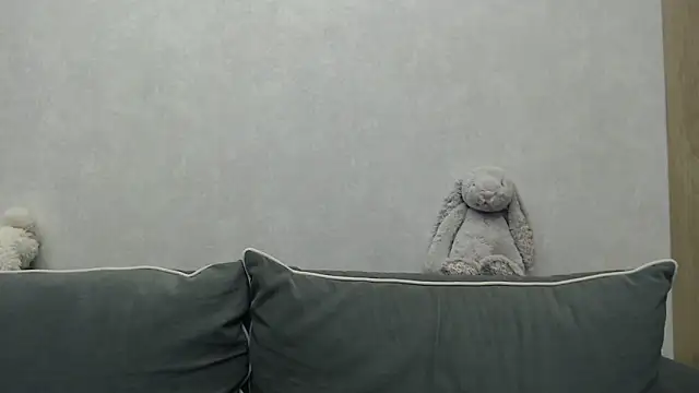 Sarah keyy online show from 11-29-25, 06:11