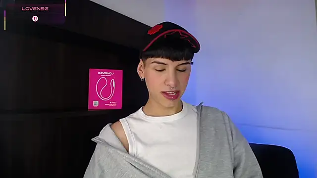 Ezra Storm online show from 10-14-25, 05:08