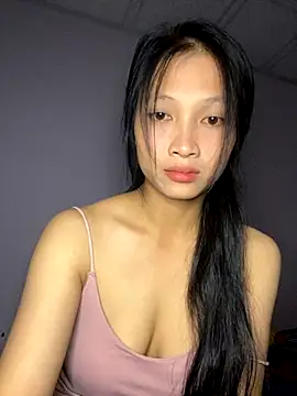 Snapshot of vyvy777 chatting on 10-25-25, 03:51 vyvy777 online show from 10-25-25, 03:51