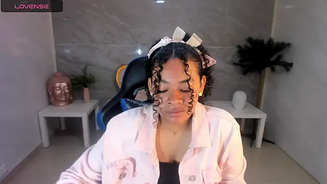 Snapshot of risada_temptation_s chatting on 10-10-25, 07:46 risada temptation s online show from 10-10-25, 07:46