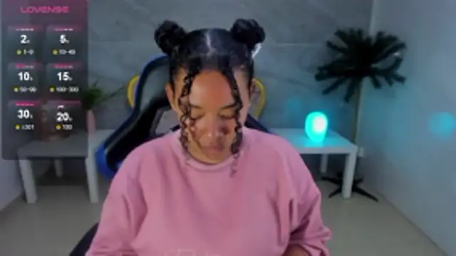 Snapshot of risada_temptation_s chatting on 11-14-25, 08:07 risada temptation s online show from 11-14-25, 08:07