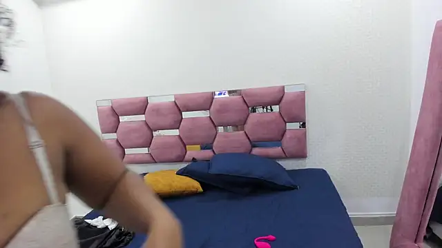 MiiaSmith   online show from 11-18-25, 09:19