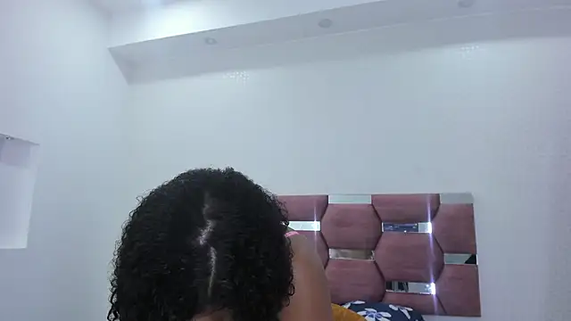 MiiaSmith   online show from 11-20-25, 09:14