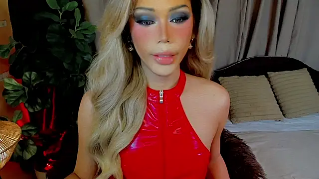 Snapshot of Candicebloom chatting on 03-14-26, 10:04 Candicebloom online show from 03-14-26, 10:04