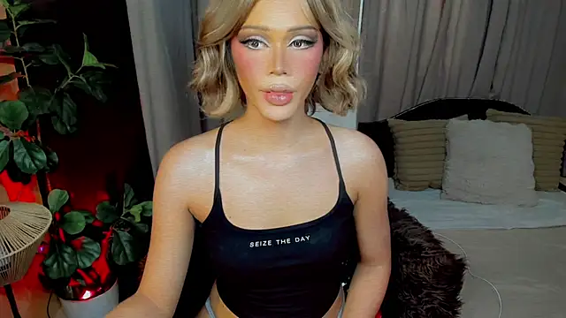 Snapshot of Candicebloom chatting on 03-21-26, 01:32 Candicebloom online show from 03-21-26, 01:32