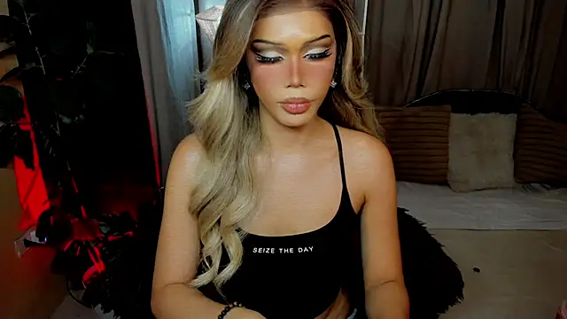 Snapshot of Candicebloom chatting on 03-22-26, 10:13 Candicebloom online show from 03-22-26, 10:13