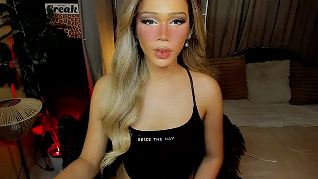 Snapshot of Candicebloom chatting on 03-25-26, 11:00 Candicebloom online show from 03-25-26, 11:00