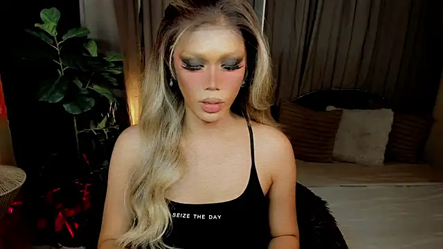 Snapshot of Candicebloom chatting on 04-04-26, 11:02 Candicebloom online show from 04-04-26, 11:02