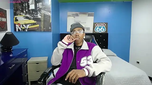 Snapshot of CollemanStone chatting on 10-29-25, 02:19 CollemanStone online show from 10-29-25, 02:19