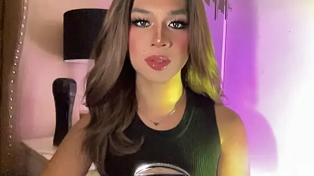 Snapshot of solana_imani chatting on 11-22-25, 11:20 solana imani online show from 11-22-25, 11:20