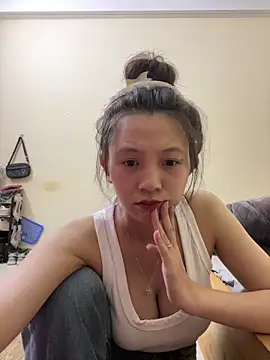 Snapshot of Aghenh chatting on 10-01-25, 09:15 Aghenh online show from 10-01-25, 09:15