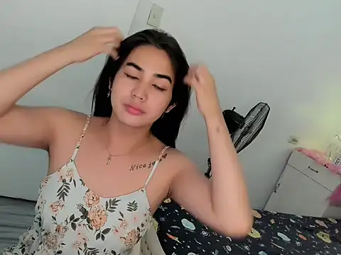 Snapshot of Alovelydoll_nica chatting on 10-16-25, 10:55 Alovelydoll nica online show from 10-16-25, 10:55