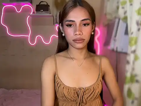 Snapshot of Lovelynikki03 chatting on 09-26-25, 05:17 Lovelynikki03 online show from 09-26-25, 05:17