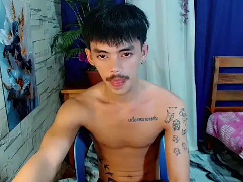 Snapshot of urhunky_boy chatting on 06-26-26, 06:23 urhunky boy online show from 06-26-26, 06:23