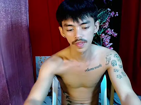 Snapshot of urhunky_boy chatting on 06-30-26, 05:36 urhunky boy online show from 06-30-26, 05:36