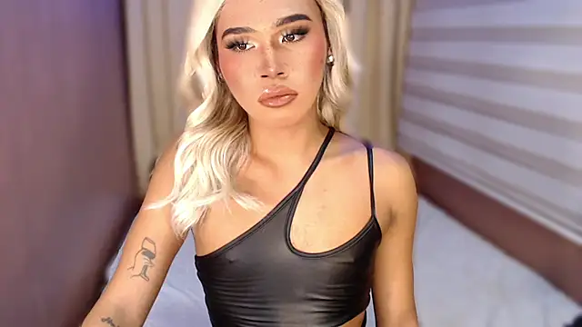 Snapshot of _tipsandchips chatting on 09-25-25, 03:21 tipsandchips online show from 09-25-25, 03:21