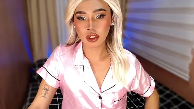 Snapshot of _tipsandchips chatting on 10-16-25, 05:47 tipsandchips online show from 10-16-25, 05:47