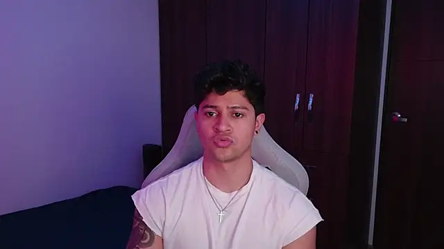 domsantiago  online show from 09-26-25, 12:25