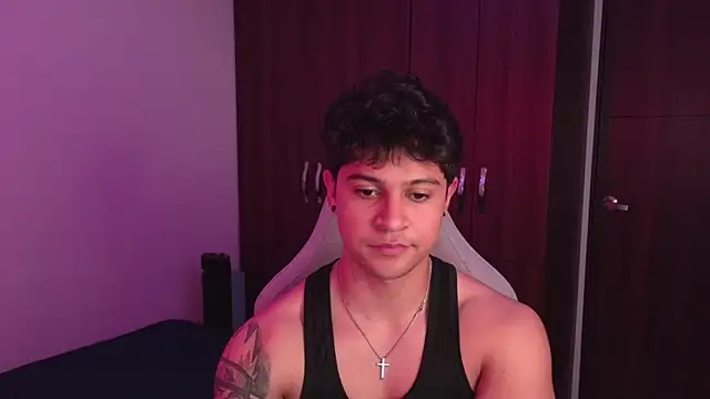 domsantiago  online show from 10-02-25, 02:07